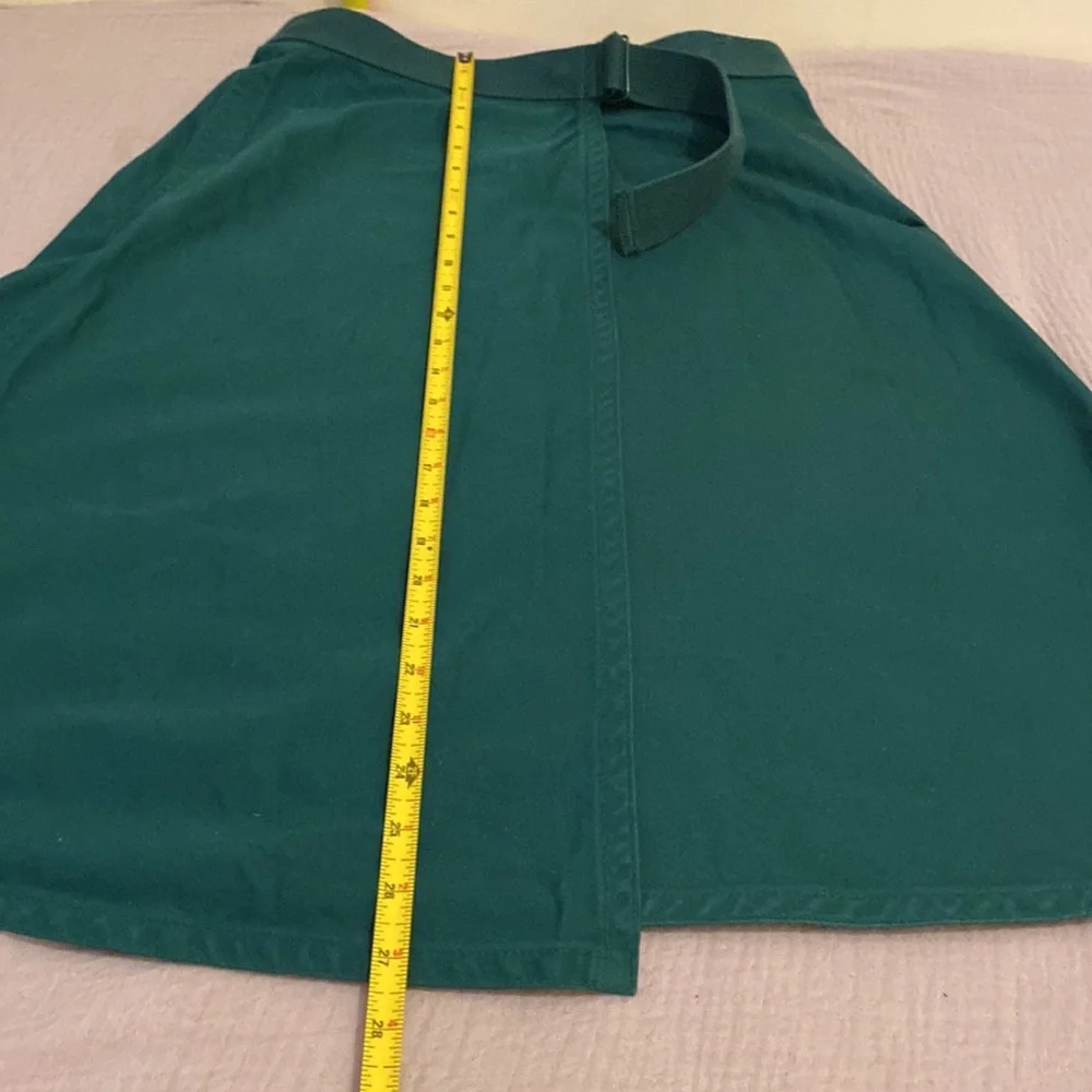 Uniqlo Dark Green A-Line Wrap Skirt. Size 6 - Picture 6 of 8